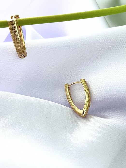 Belle Bijoux Gold-Finish Textured Hoop Earrings for Women – Modern Chic Jewelry for Daily Use, Outings, Parties, and Special Occasions